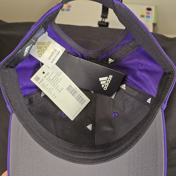 Washington Huskies Adidas Women's Hat, With Ponytail Hole - Picture 8 of 8